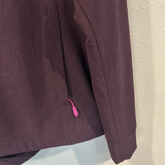 Kirkland hooded jacket with soft lining. Size large.. NWOT - Picture 3 of 6